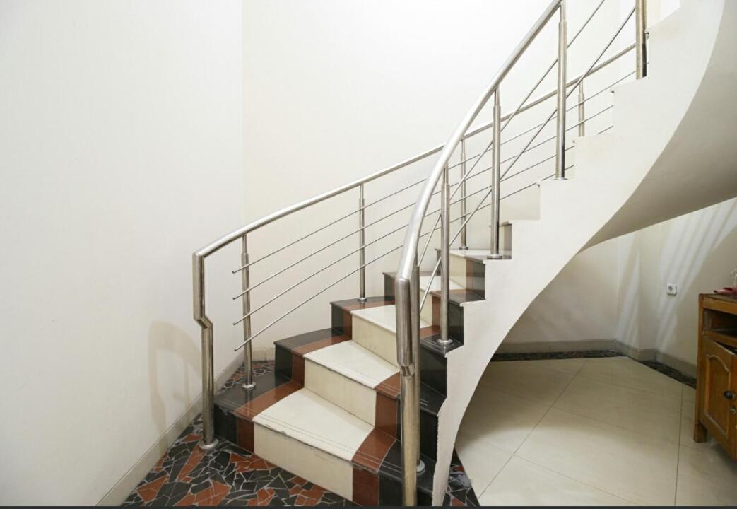 Hotel Syariah Tremigo Guesthouse Чиребон Экстерьер фото