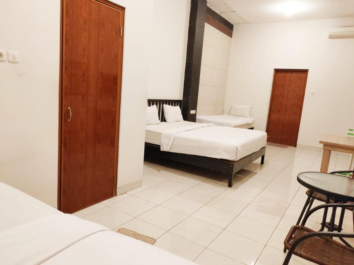 Hotel Syariah Tremigo Guesthouse Чиребон Экстерьер фото