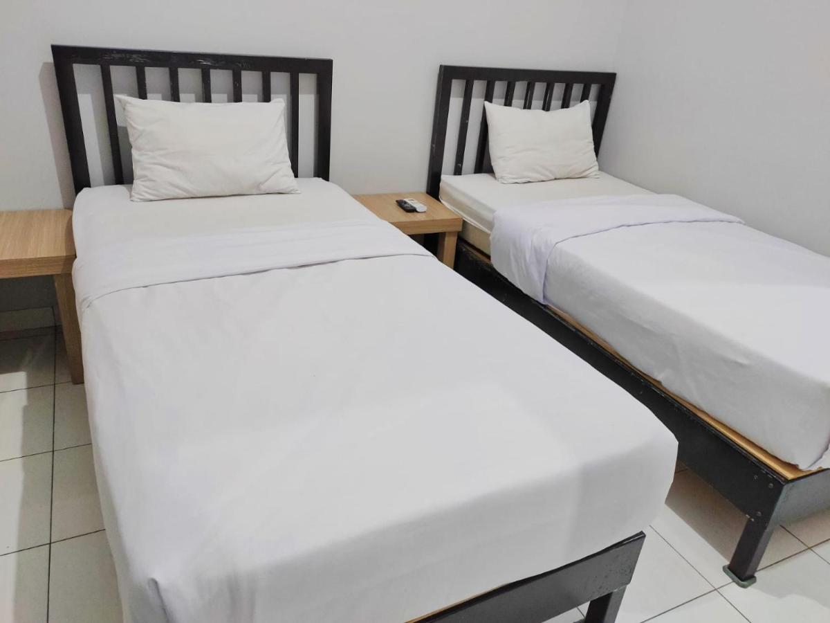 Hotel Syariah Tremigo Guesthouse Чиребон Экстерьер фото