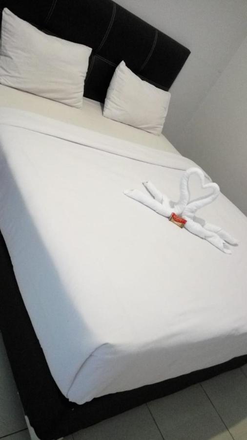 Hotel Syariah Tremigo Guesthouse Чиребон Экстерьер фото