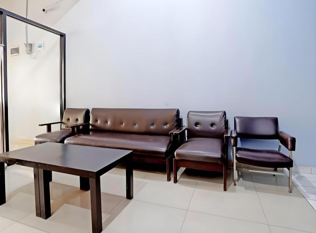 Hotel Syariah Tremigo Guesthouse Чиребон Экстерьер фото