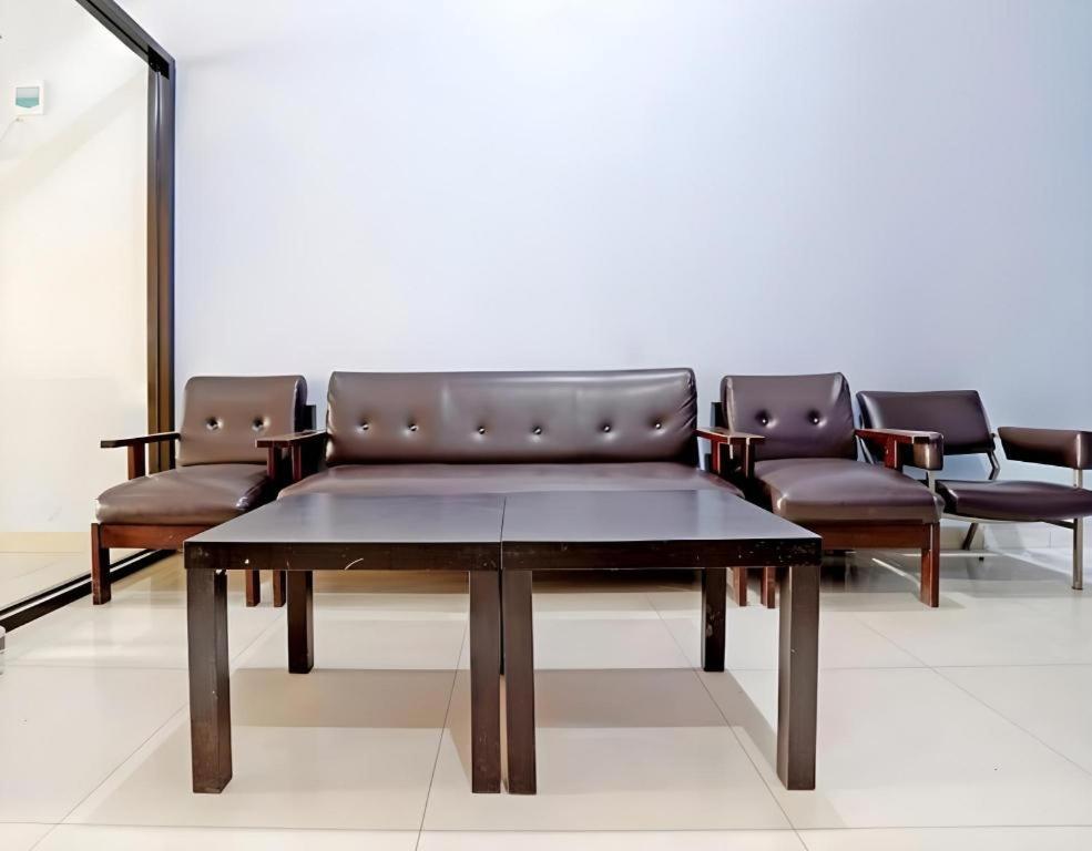 Hotel Syariah Tremigo Guesthouse Чиребон Экстерьер фото
