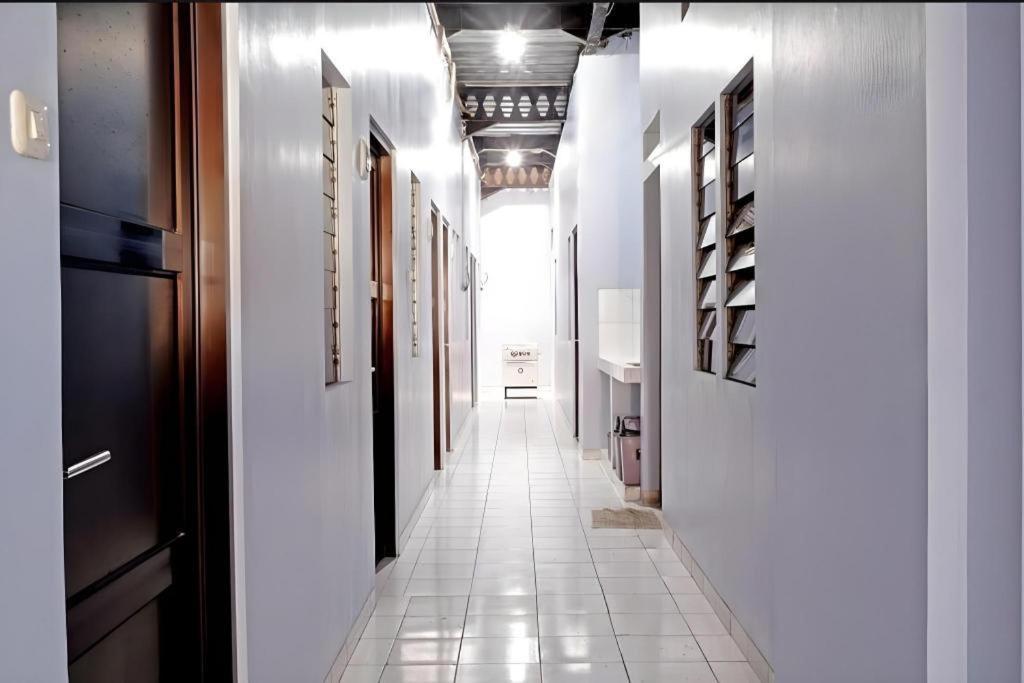 Hotel Syariah Tremigo Guesthouse Чиребон Экстерьер фото