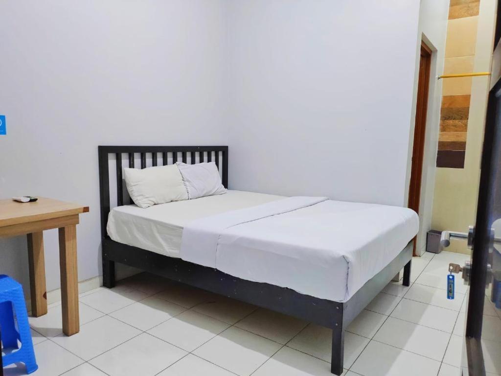 Hotel Syariah Tremigo Guesthouse Чиребон Экстерьер фото