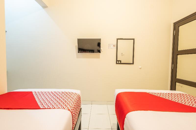 Hotel Syariah Tremigo Guesthouse Чиребон Экстерьер фото